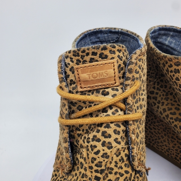 TOMS Shoe Women 8 Leopard Print Desert Wedge Booties - Picture 3 of 8